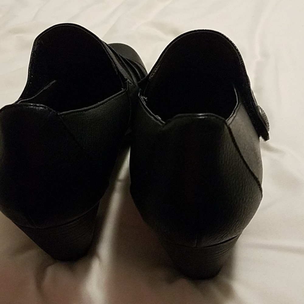 Shoes - Picture 2 of 3